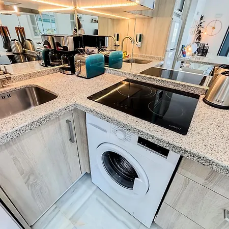 Skol 438 Super One-bedroom With Sea Views *