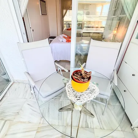 Skol 438 Super One-bedroom With Sea Views アパート マルベーリャ