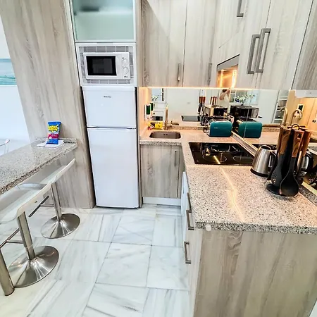 Skol 438 Super One-bedroom With Sea Views * マルベーリャ