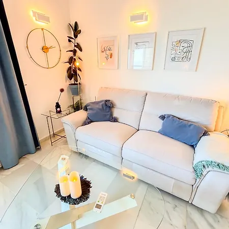 アパート Skol 438 Super One-bedroom With Sea Views マルベーリャ