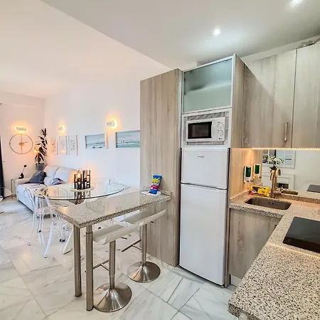 Skol 438 Super One-bedroom With Sea Views アパート