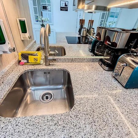 Skol 438 Super One-bedroom With Sea Views アパート マルベーリャ