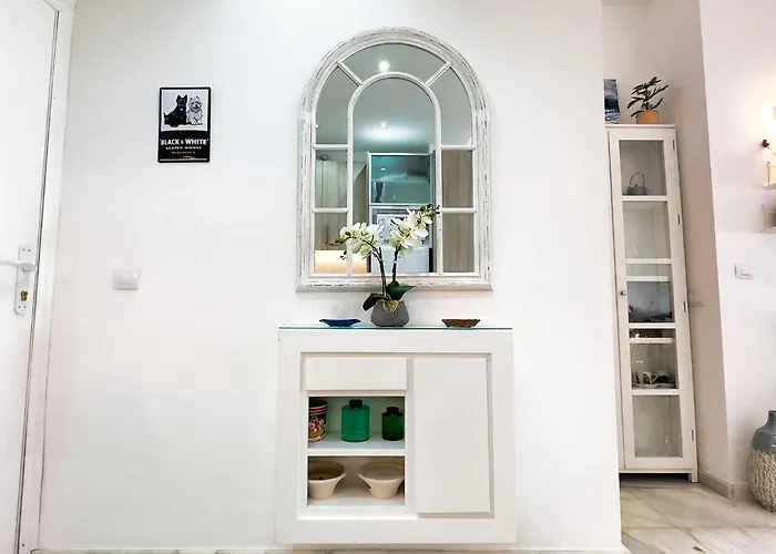 Skol 438 Super One-bedroom With Sea Views Апартаменты