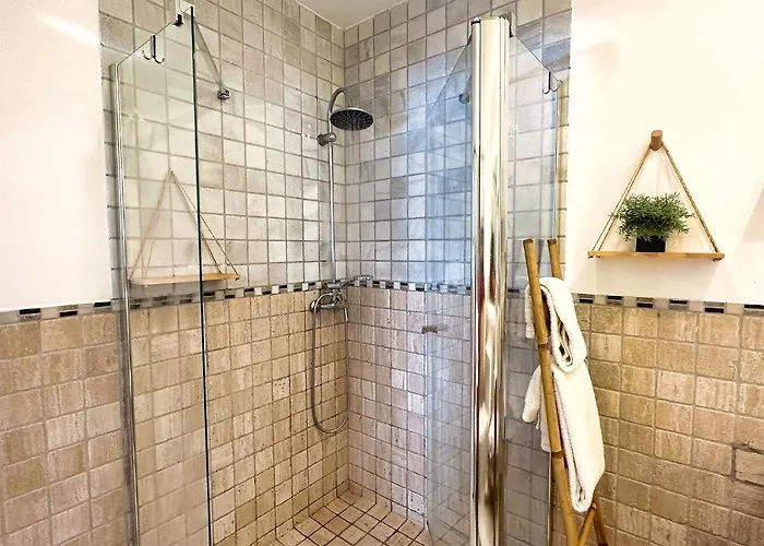 Skol 438 Super One-bedroom With Sea Views Апартаменты